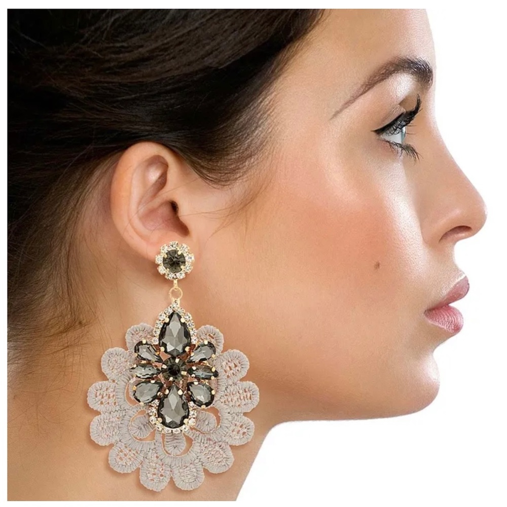 PRETTY BLING🛍🆕FABRIC LACE GOLD & GRAY CRYSTAL RHINESTONE EARRINGS